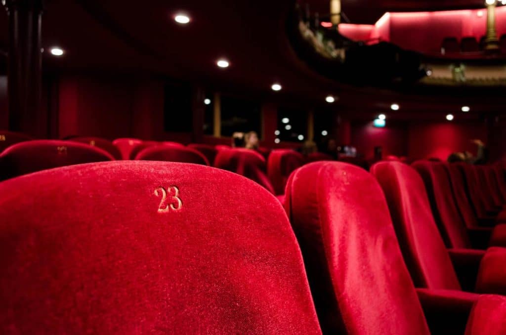 Invito a teatro: al Teatro Menotti tornano i tanto acclamati Familie Flöz