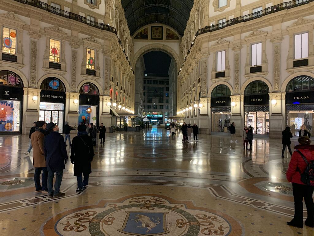 esperienze esclusive a Milano - aperitivo in Galleria