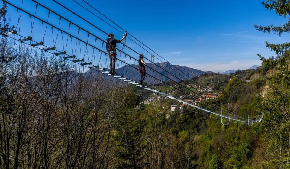 A circa due ore da Milano si trova il ponte tibetano più lungo del mondo